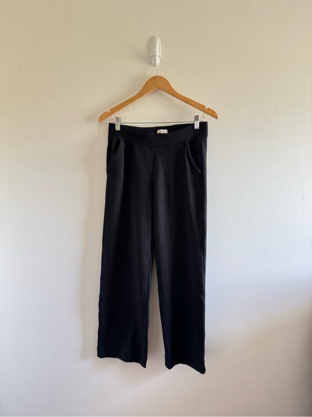 AYR Black Pima Cotton Wide-Leg Pull-On Sweatpants size Medium